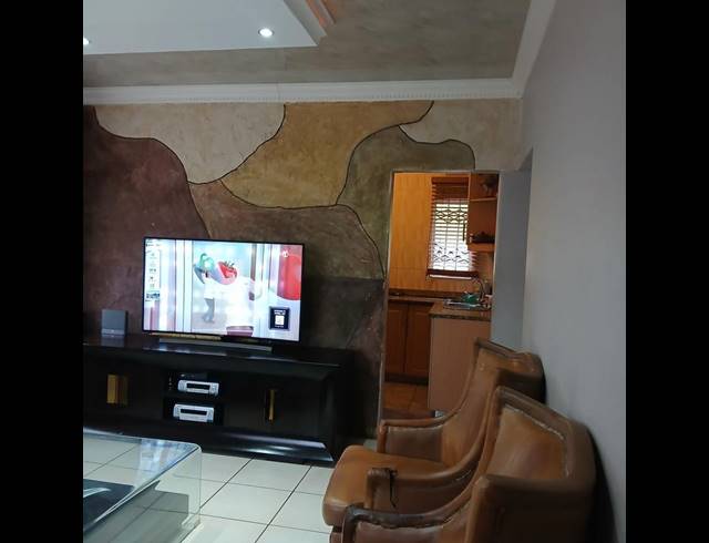 3 BEDROOM HOUSE FOR SALE IN WOODLANDS